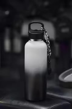 700ml Edelstahl Trinkflasche , Isolierter Becher Doppelwandiger Vakuum-Therm.